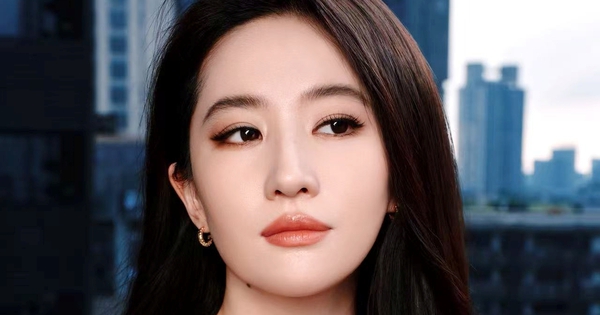 Lưu Diệc Phi lộ nhân cách thật khi bị phóng viên sàm sỡ giữa họp báo