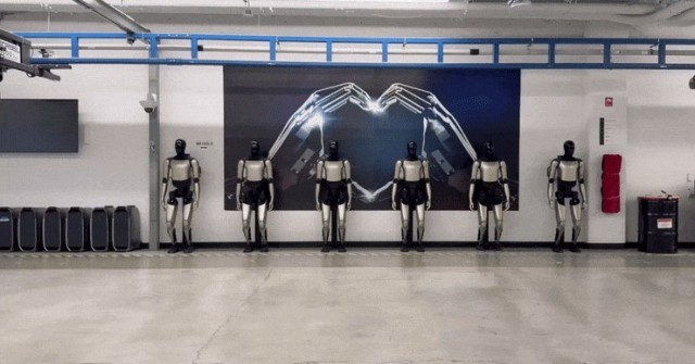 Loạt robot hình người 'có động tác giống người'