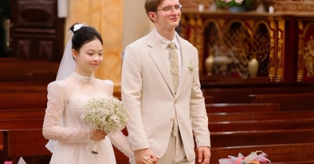 Cô gái 'chốt đơn' chàng trai Nga sau ánh nhìn đầu tiên