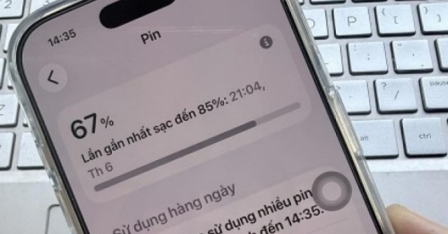 Tính năng ẩn trên iPhone giúp biết chính xác thời gian sạc pin
