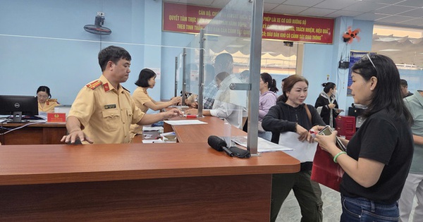 CSGT TPHCM thông tin chính thức về lệ phí đăng ký, cấp biển số xe