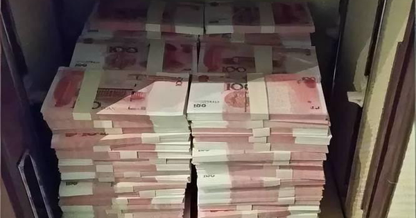Tối bỏ hơn 264 triệu đồng tiền mặt vào két sắt, sáng hôm sau đã “bay mất” 36 triệu: Cảnh sát kiểm tra camera, vạch trần 