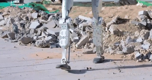 Robot của Trung Quốc tiến gần đến khả năng thăng bằng như con người