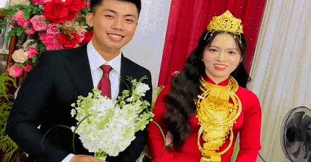 Cô dâu Đồng Tháp đội vương miện vàng, nhận gần 30 cây vàng trong đám cưới