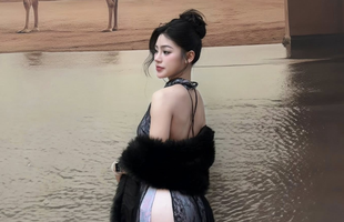Diện áo dài đón Tết, hot girl khiến người xem 