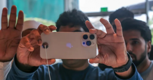 Cứ 4 smartphone đang hoạt động thì có 1 chiếc là iPhone