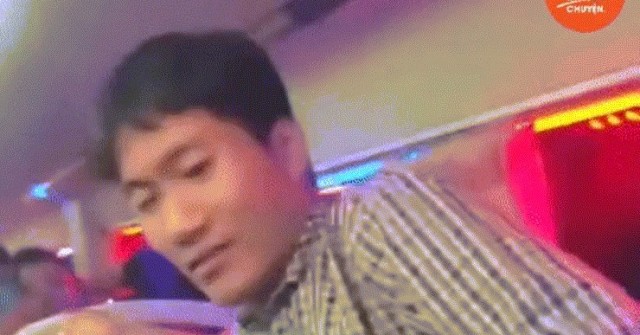 Mất ví trên đường về quê ăn Tết, người đàn ông Nghệ An được cả xe giúp đỡ