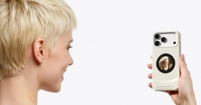 Ốp lưng iPhone 17 Pro tích hợp màn hình phụ độc đáo ở mặt sau