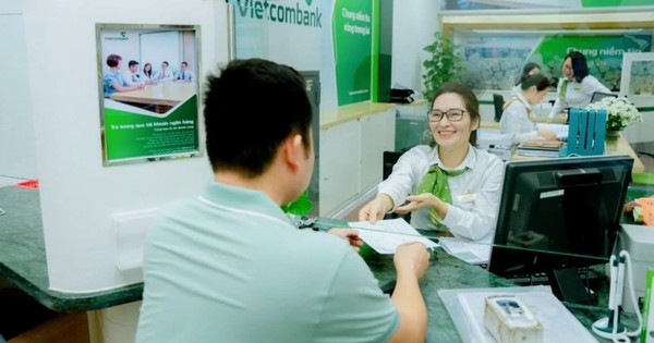 Vietcombank chính thức thay đổi phí nộp, rút tiền tại một đại lý thanh toán: Giao dịch 20 triệu đồng mất phí bao nhiêu?