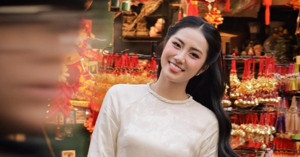 Dàn hoa, á hậu khoe dáng với áo dài Tết