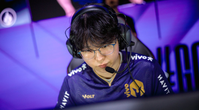 LMHT: Có phát biểu “phân biệt”, VKS MireU bị phạt tiền siêu khủng từ tổ chức và cả Riot