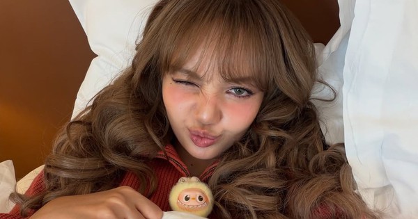 Lisa (BLACKPINK) khoe 