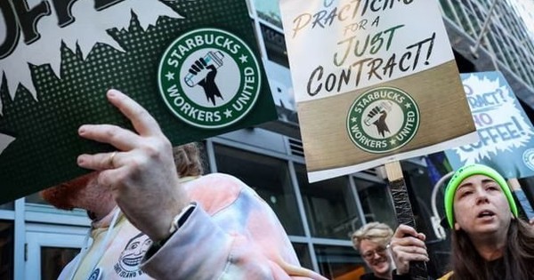 Nhân viên Starbucks đồng loạt đình công vì kiệt sức, 65 cửa hàng 