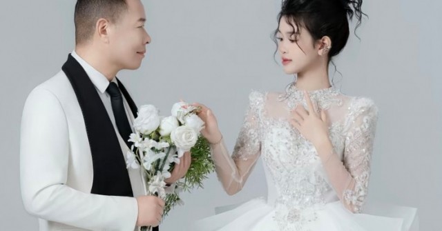 Chồng cũ Hằng Du Mục khoe ảnh cưới cùng bạn gái kém 26 tuổi