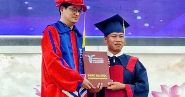 Chàng trai 10 năm làm phụ hồ, thành cử nhân Luật ở tuổi 36
