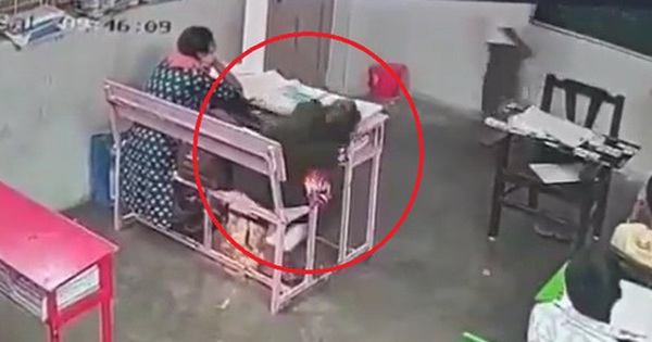 Đang ngồi trong lớp, nữ sinh ngã gục xuống đất tử vong