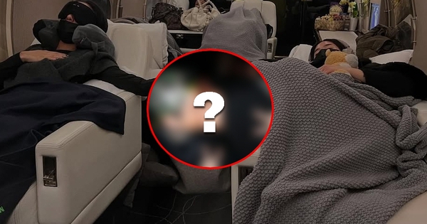 Hot nhất 28 Tết: Nữ ca sĩ gen Z hôn bạn trai nồng nàn cháy bỏng, thái độ quay ngoắt sau đó mới đáng bàn