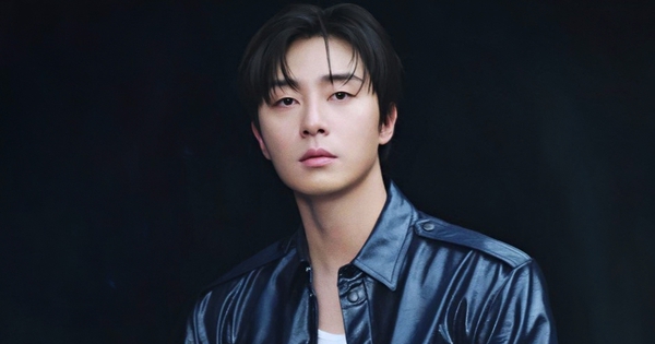Park Seo Joon ơi, anh nhìn Song Joong Ki mà không sáng mắt ra à?