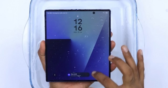 Điện thoại gập trong tương lai của Samsung sẽ có màn hình 