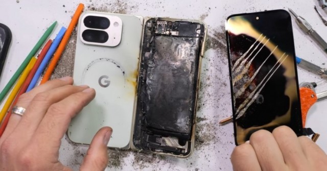 Google Pixel 10 Pro Fold bị cháy pin trong bài kiểm tra độ bền