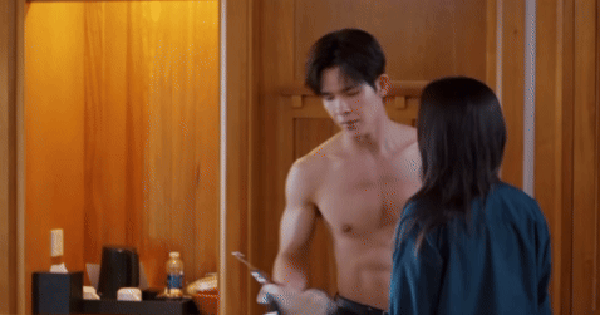 Vừa lộ nguyên hình “đào lửa”, Denis Đặng lại được khen: Vào vai đểu hợp thế