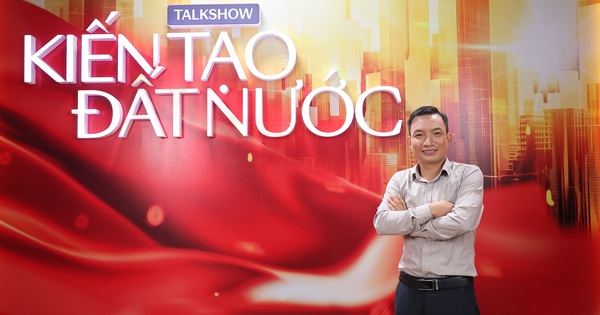 Từ bản thiết kế vẽ trên nền đất bờ ruộng tới xưởng chế tác nông cụ, sức sáng tạo của anh nông dân làm nên điều không tưởng
