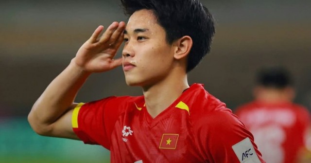 Đình Bắc - U23 Việt Nam: Đánh đầu ngược 