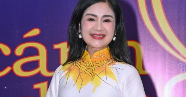 Nghệ sĩ hội ngộ trên thảm đỏ giải Cánh Diều