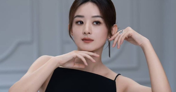 Đường cong đáng xấu hổ của Triệu Lệ Dĩnh