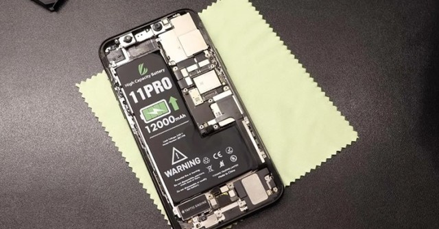 iPhone được “độ” pin 12.000 mAh, dùng vài ngày chưa cần sạc