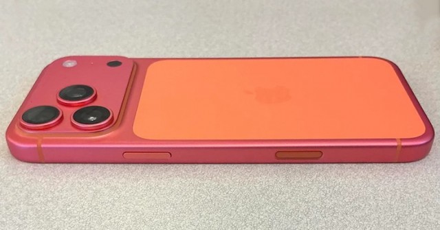 iPhone 17 Pro Max màu cam biến thành “màu công chúa”, trông như “hàng fake”