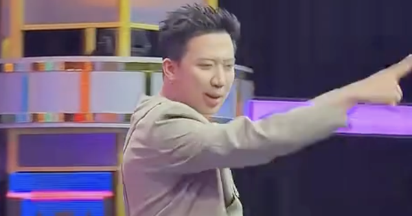 Trấn Thành - Hari Won lén lút