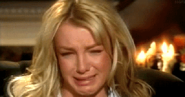 Britney Spears tuyệt vọng kêu cứu