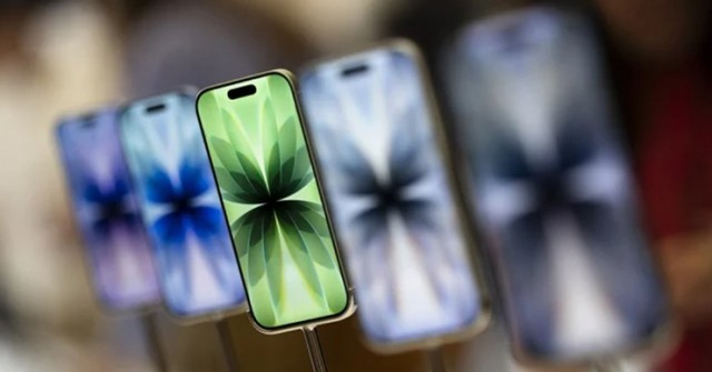 Chiếc iPhone bán chạy đến mức khó tin, khan hàng hơn cả iPhone 17 Pro Max