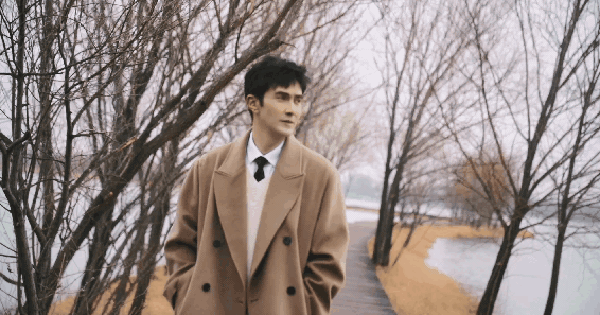 Trượt đại học, mỹ nam cao 1m91 làm shipper trước khi được Dương Mịch cứu vớt