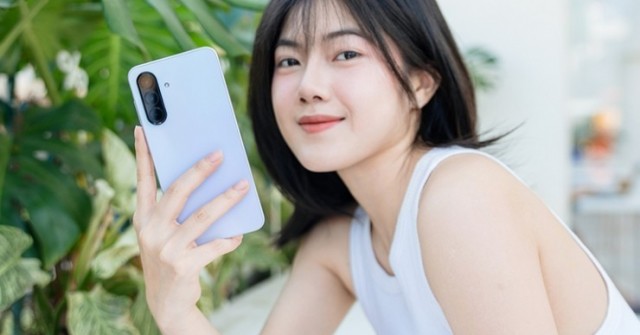 Ngân sách dưới 10 triệu đồng, mua điện thoại nào du Xuân cho sang?