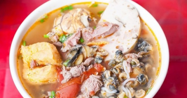 Tết đi ăn bát bún ốc 120 nghìn đồng, tôi thấy rất xứng đáng