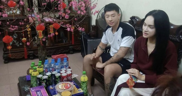 Hoa hậu Hương Giang ra mắt nhà Phú Cường