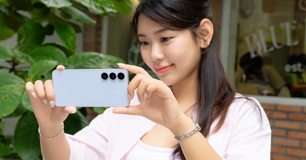 20/10: Đừng chỉ tặng quà, hãy tặng những trải nghiệm đáng giá với Galaxy S25 FE