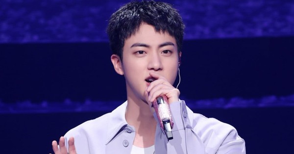 Bị truy tố vì quấy rối tình dục thành viên nhóm nhạc BTS