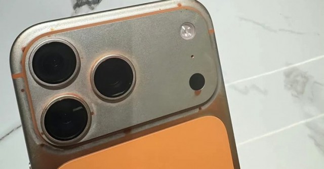 iPhone 17 Pro Max gặp sự cố trông “thê thảm” hơn đổi màu, người dùng cần làm gì?