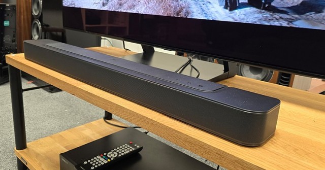 Soundbar nên đặt trên hay dưới TV để nghe đã tai nhất?