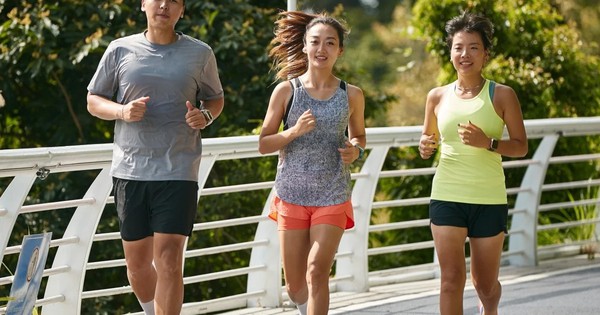 Vừa chạy bộ vừa họp với khách hàng - trào lưu mới của dân văn phòng Trung Quốc