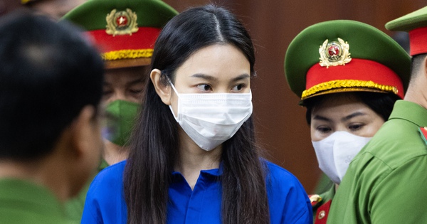 Thái độ của Thuỳ Tiên trong phiên toà xét xử vụ án Kẹo Kera, một ánh mắt nói lên tất cả