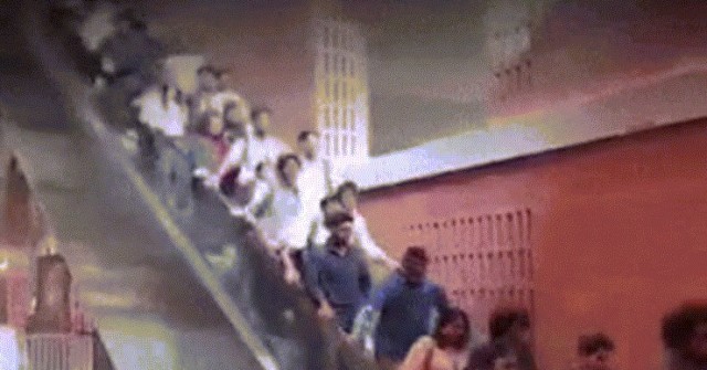 Video thang cuốn tăng tốc như tàu lượn ở đại học Bangladesh, sinh viên “hú hồn”