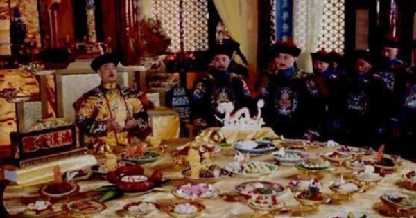 Thực hư chuyện hoàng đế Trung Quốc không được ăn quá 2 miếng mỗi món