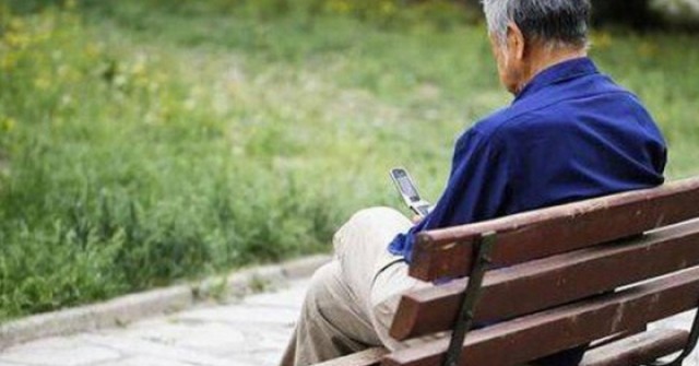 Bán nhà lấy tiền cho con khởi nghiệp rồi phải đi ở trọ: Bài học cay đắng về '3 lá chắn' cuối cùng của người già