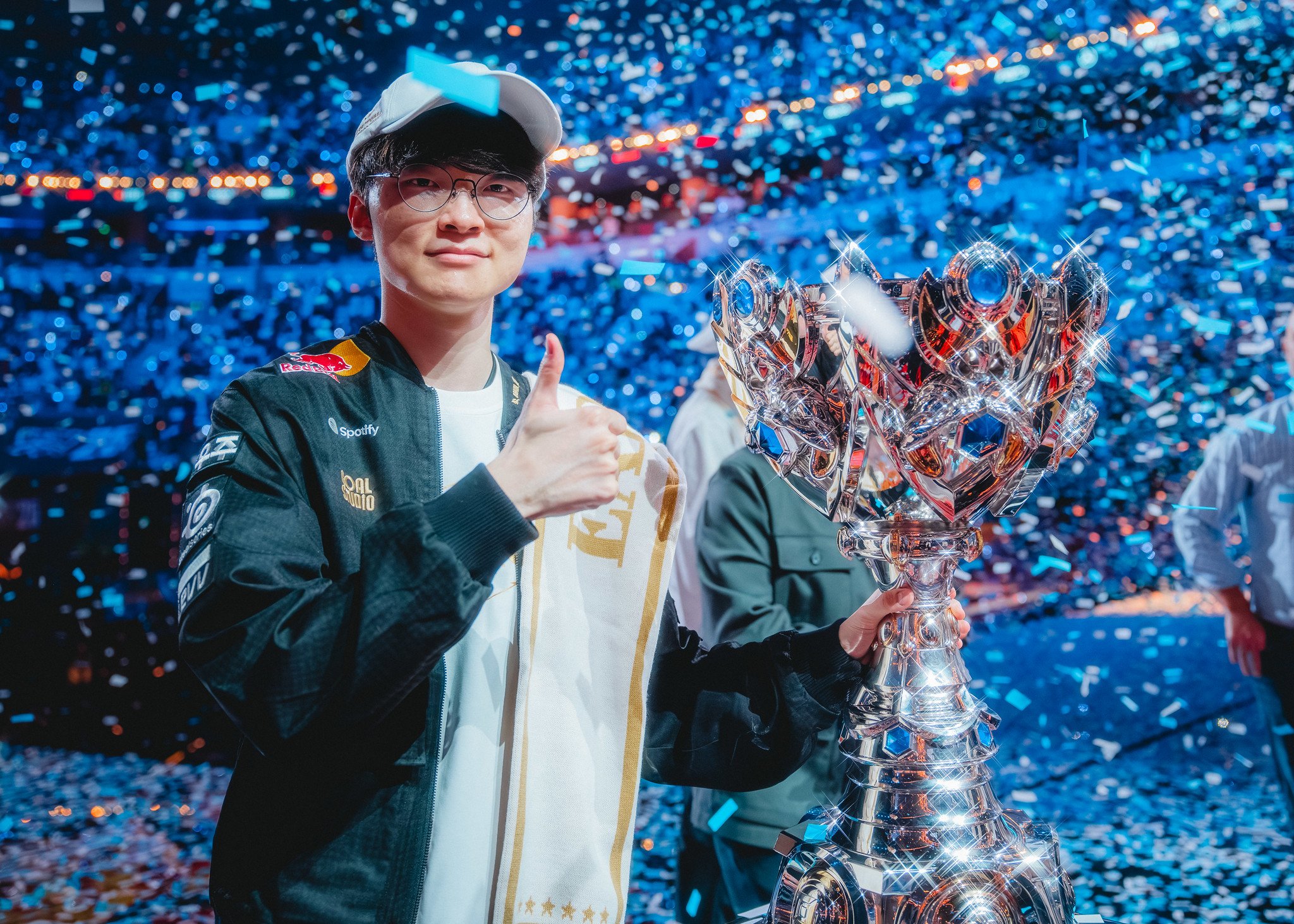 LMHT: Xuất Hiện Tin Đồn Faker Sẽ Về Lại Việt Nam Sau 6 Năm