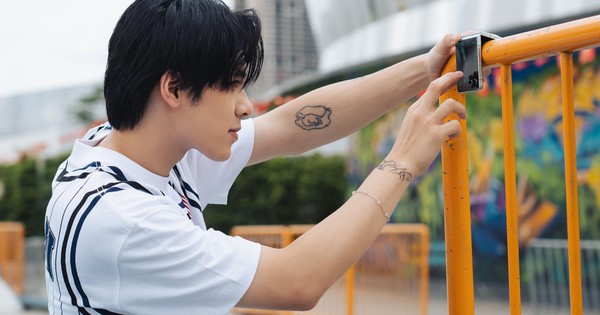 Theo chân một ngày “cực cháy” của tân binh toàn năng Đức Duy với Galaxy Z Flip7