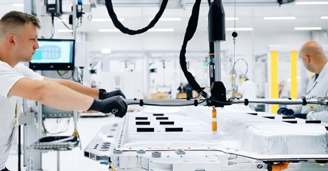 Công ty Trung Quốc tạo đột phá với pin xe điện sạc nhanh hơn cả đổ xăng